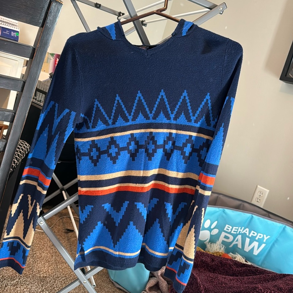 Hooded sweater